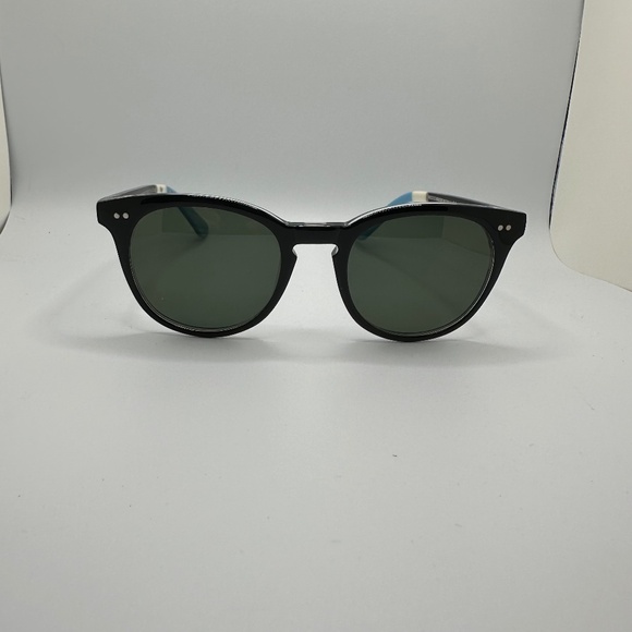 Toms Accessories - NWOT TOMS Sunglasses - Dodoma in Gloss Black with Grey Lens